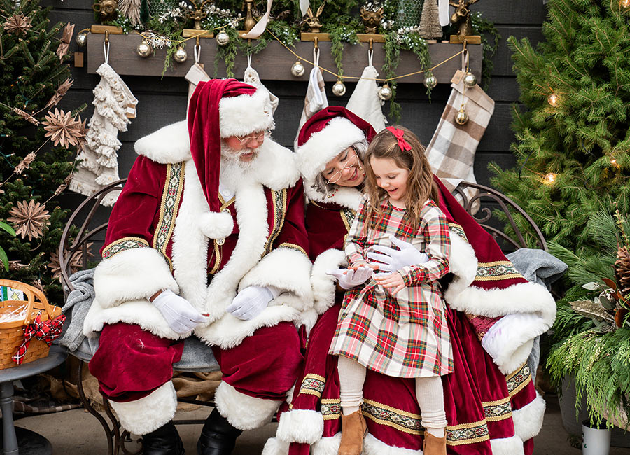 PL Mr and Mrs Claus